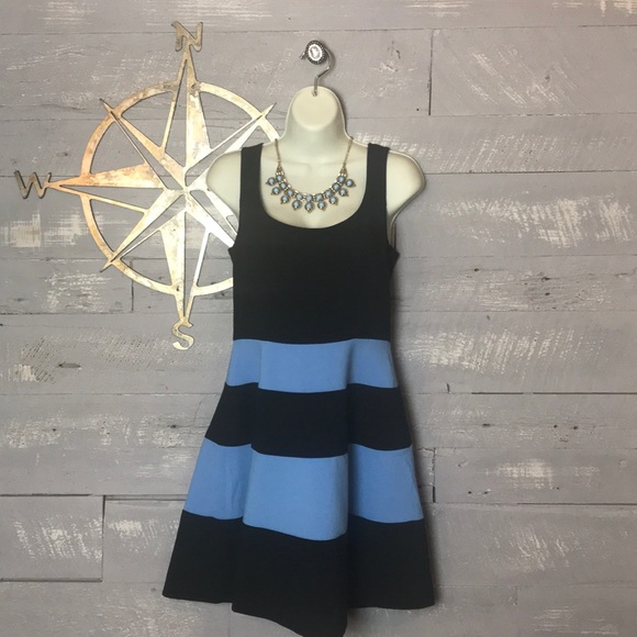 LOFT Dresses & Skirts - 💕 New with tag sleeveless Loft swing dress